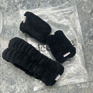 Sleepy Tie Black Fleece Headband and Scrunchies Set